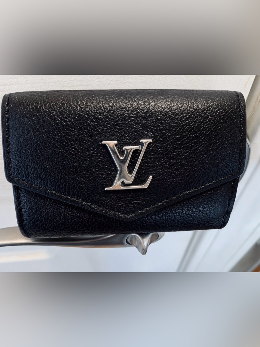 🔥 Authentic Louis Vuitton Capucines Compact Wallet Black Taurillon Leather